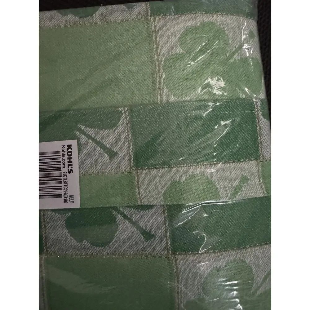 St Patricks Day Tablecloth Shamrock Green White Jacquard 60x102 Oblong NWT Irish